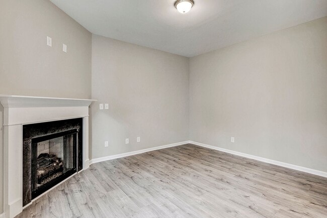 Building Photo - 4 Bedroom Townhouse for Rent in Clayton NC | Garage | Pet Friendly | Wooded View! | MOVE IN SPECI...