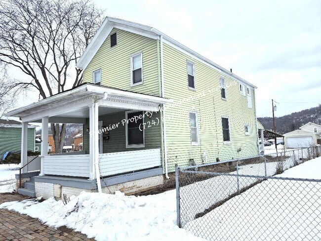 Building Photo - 2518 9th Ave