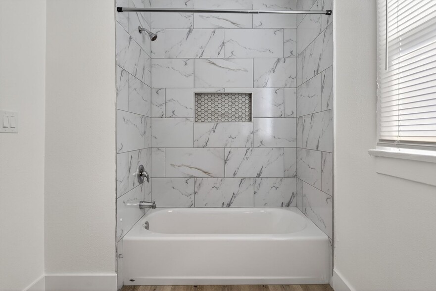 Building Photo - 525 Chestnut Ave