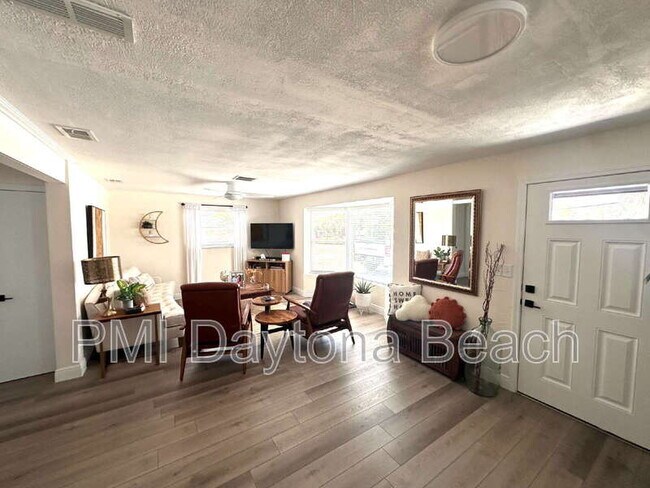 Building Photo - 2563 S Peninsula Dr