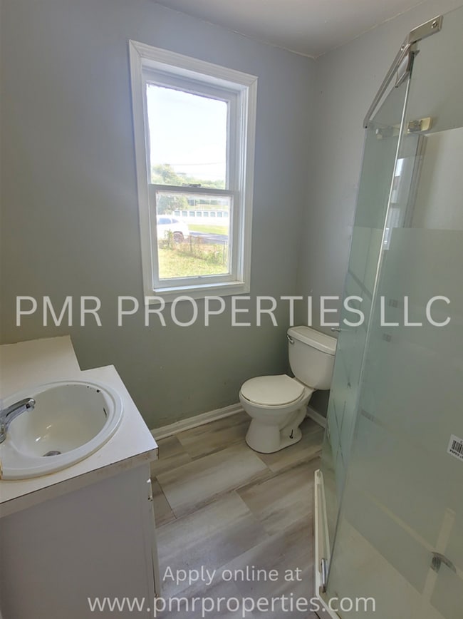 Building Photo - 1 Bedroom/ 1 Bathroom House