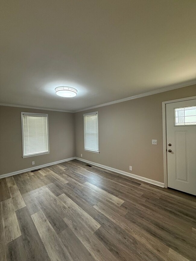 Building Photo - Recently Renovated Three Bedroom in Gallatin