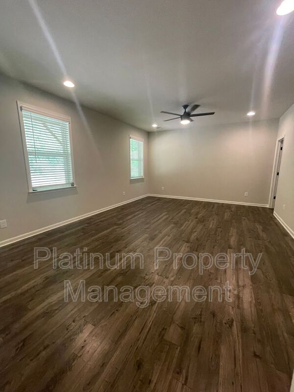 Building Photo - 1631 Venture Pt Wy