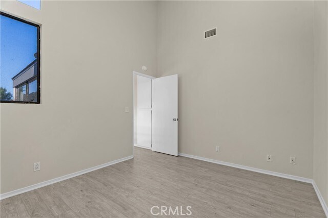 Building Photo - 33532 Valley View Ct