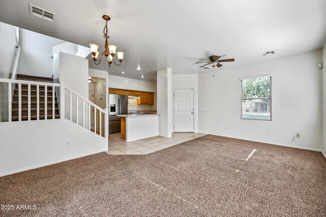 Building Photo - 1528 S Roadrunner Dr