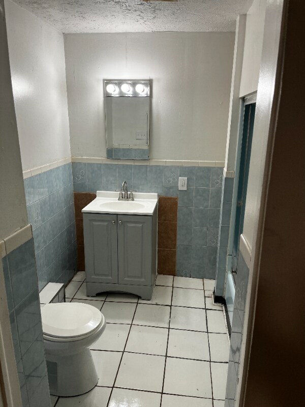 Building Photo - 7138 Race St