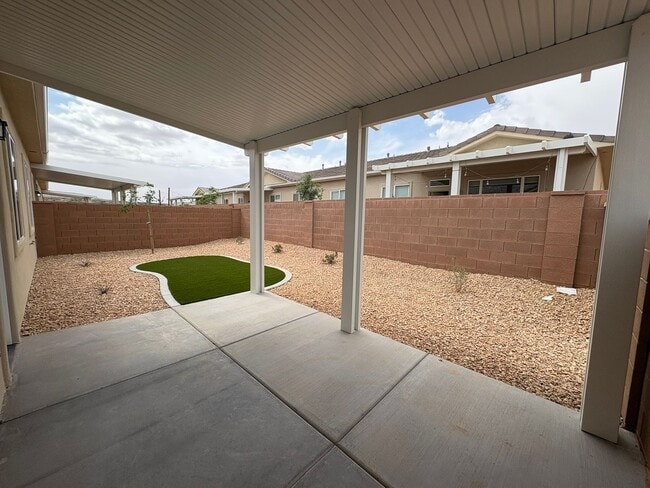 Building Photo - Brand New Townhome In Hurricane