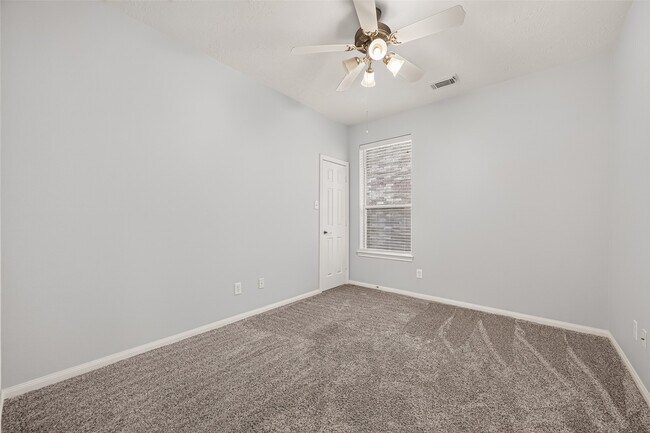 Building Photo - 21610 Avalon Queen Dr