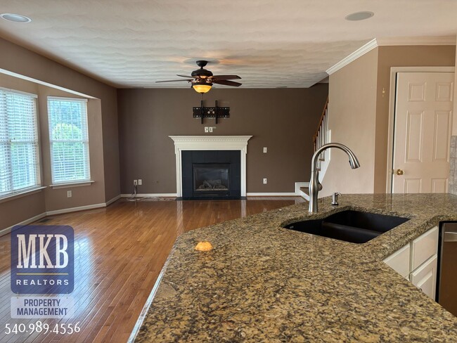 Building Photo - 6423 Westshire Ct
