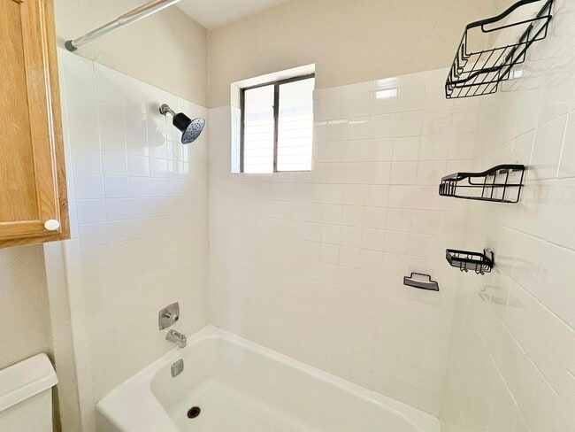 Building Photo - 601 Free Rein