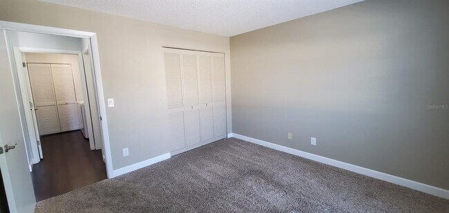 Building Photo - 5210 Wedgewood Ln
