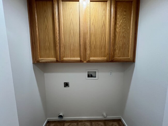 Building Photo - Single story home located in Waterford!