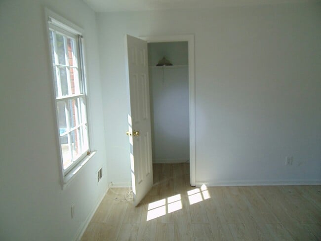 Building Photo - 1750 Southgate Ln SE