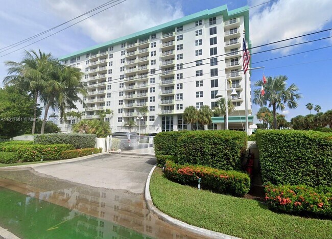 Building Photo - 10350 W Bay Harbor Dr