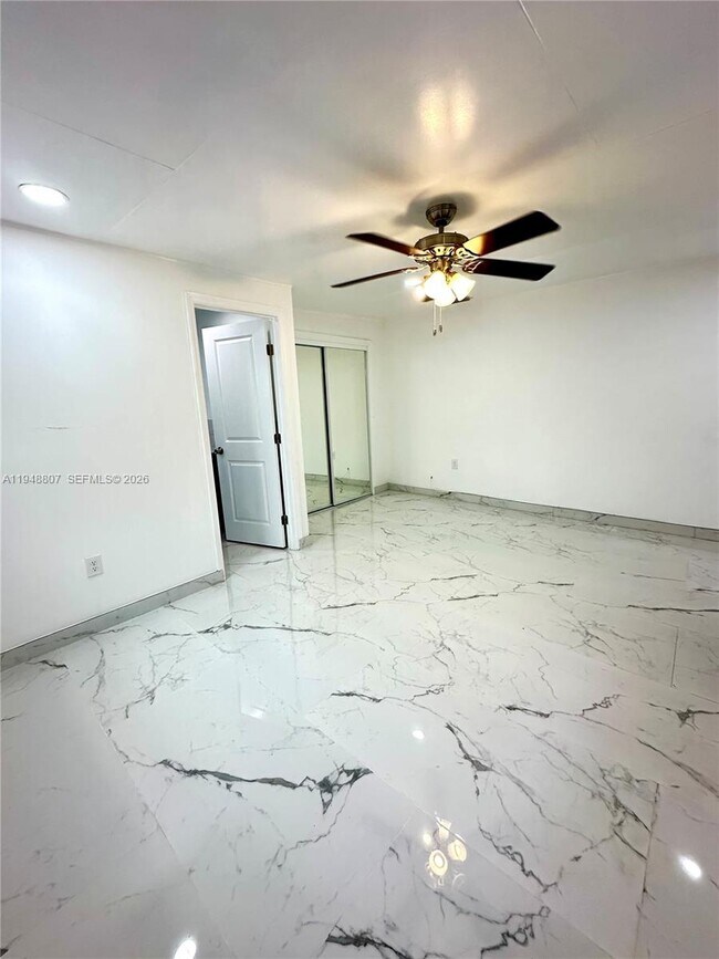 Building Photo - 2710 N 72nd Ave