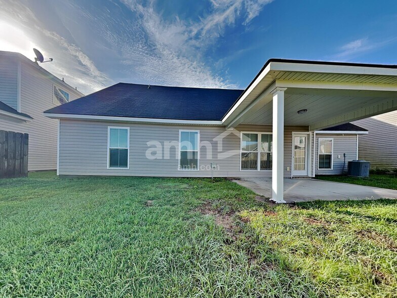 Building Photo - 4 Buxton Ave