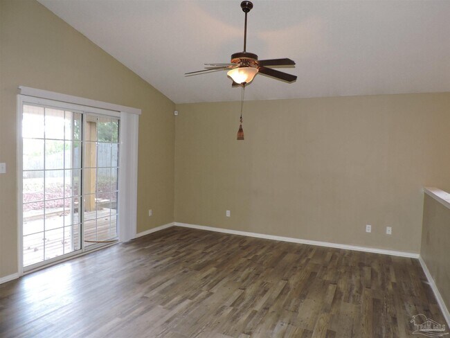 Building Photo - 724 Hanley Downs Dr