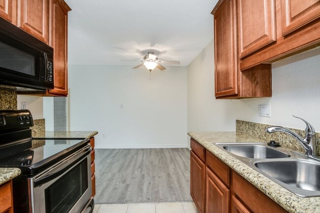 Building Photo - 1 bedroom 1bathroom condo in Normal Heights!