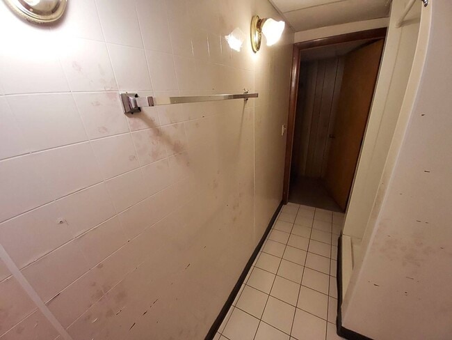 Building Photo - 1102 Chicago St