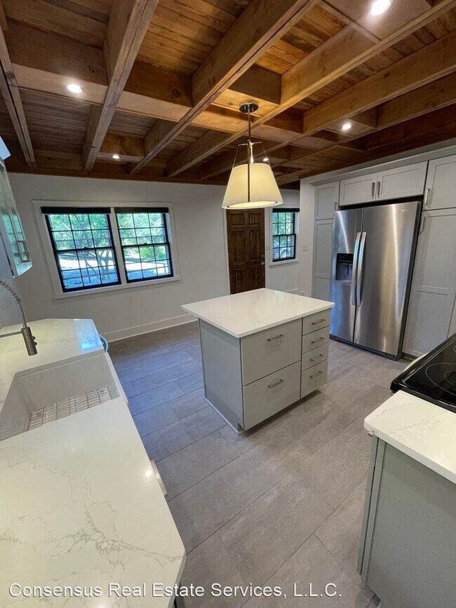 Building Photo - 1 br, 2 bath House - 2936 Rivermont Avenue #3