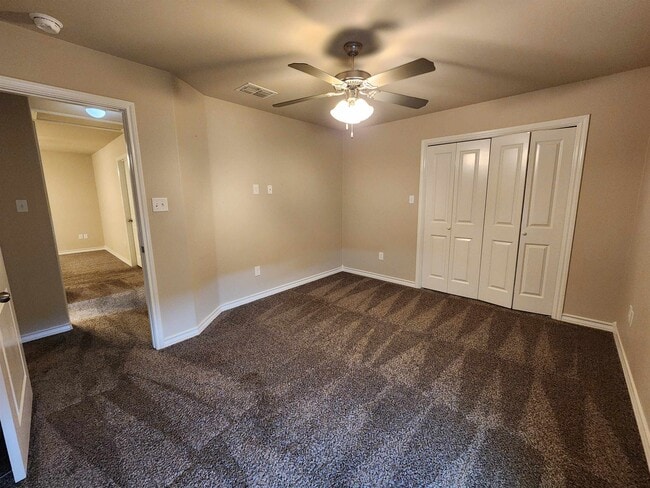 Building Photo - 218 John Irving Dr
