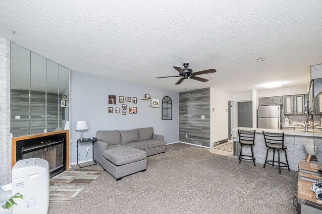 Building Photo - 3615 N Wolf Creek Dr