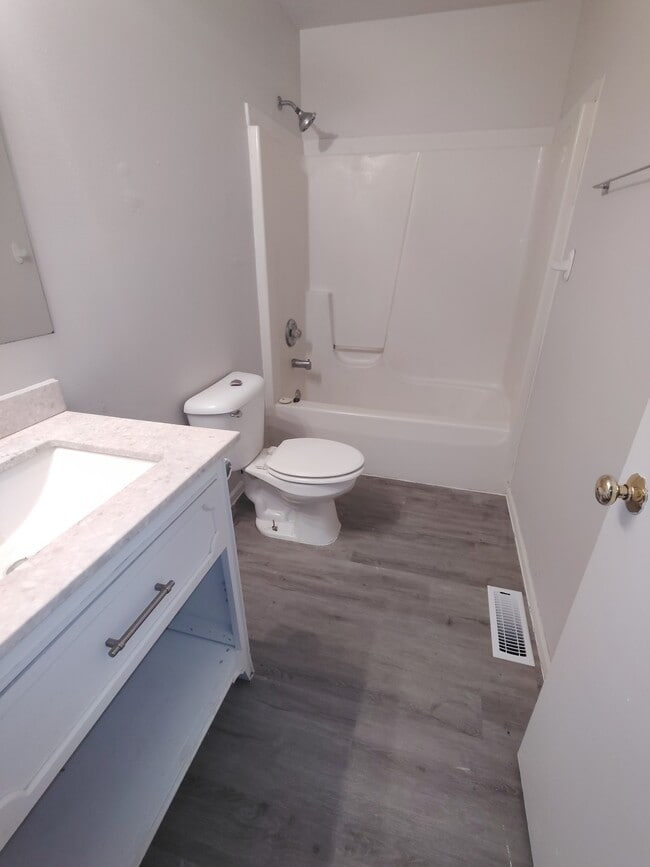 Building Photo - 2180 Reed Ave