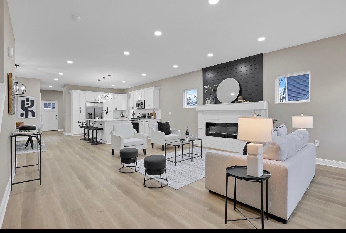 Building Photo - 555 Lilley Ave