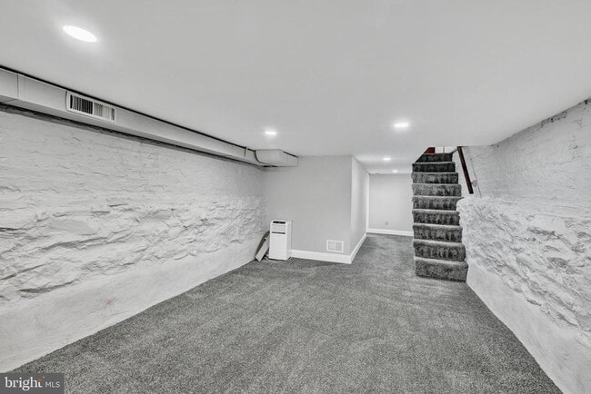 Building Photo - 127 N Glover St
