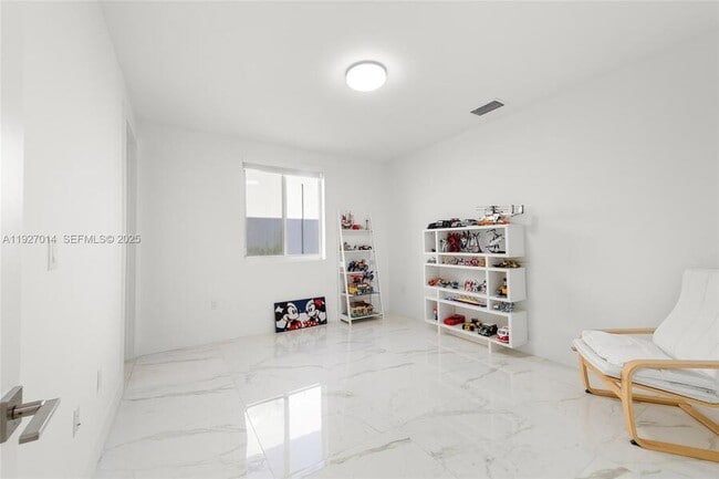 Building Photo - 7455 NW 103rd Pl