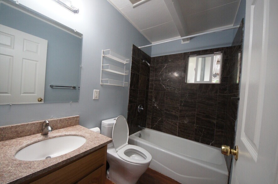 Building Photo - 37215 Dondero Way