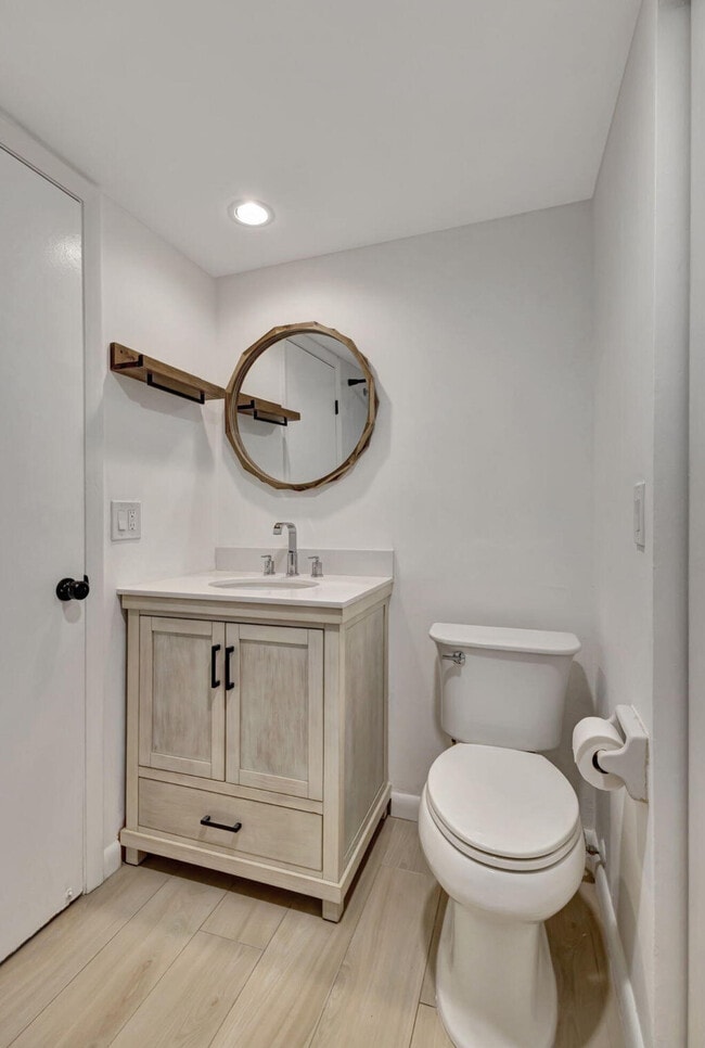 Building Photo - 65 Lake Arbor Dr