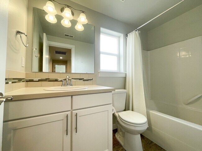 Building Photo - 11473 Baserri Dr