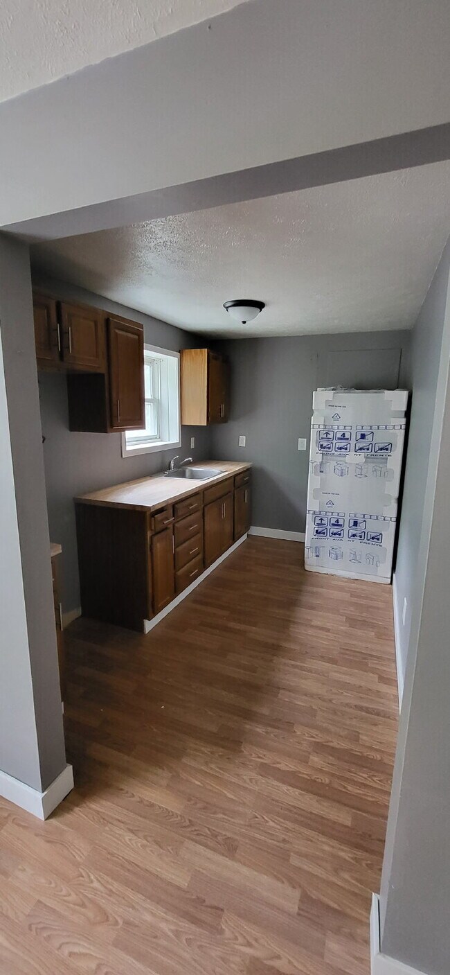 Building Photo - 2 Bedroom Country apartment