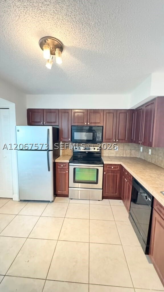 Building Photo - 1701 Village 111 Vlg