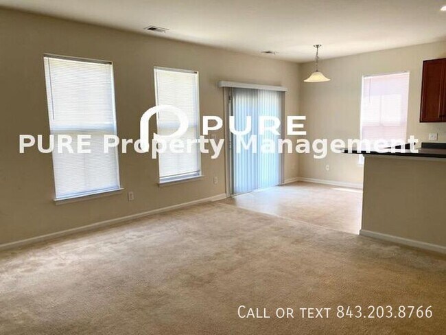 Building Photo - 160 Avonshire Dr