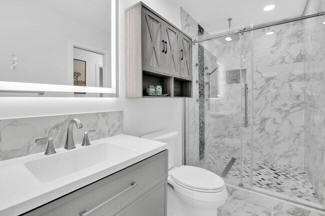 Building Photo - 798 E Boca Raton Rd