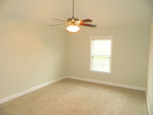 Building Photo - 5564 Connor Dr