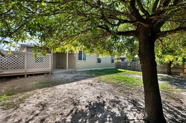 Building Photo - 220 Bauxite Dr