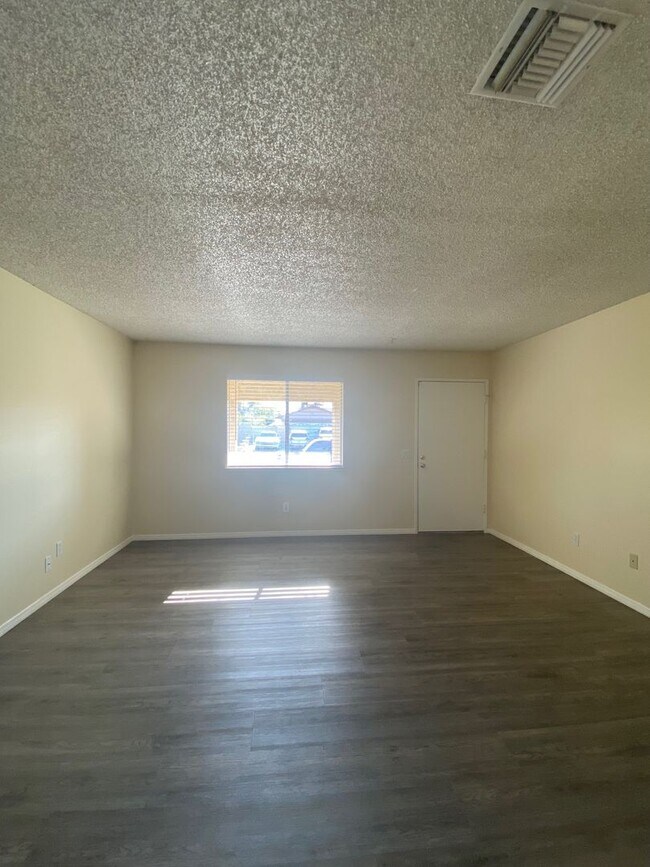 Building Photo - Cozy Grand Terrace Home