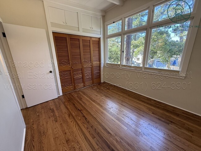 Building Photo - Adorable Two Bedroom Single Family Cottage in Carmel-by-the-Sea