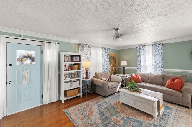 Building Photo - 308 W Main St