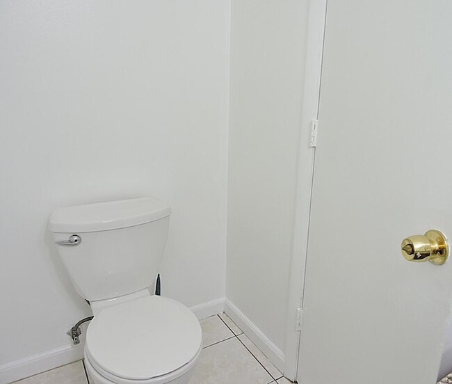 Building Photo - 5040 Society Pl E