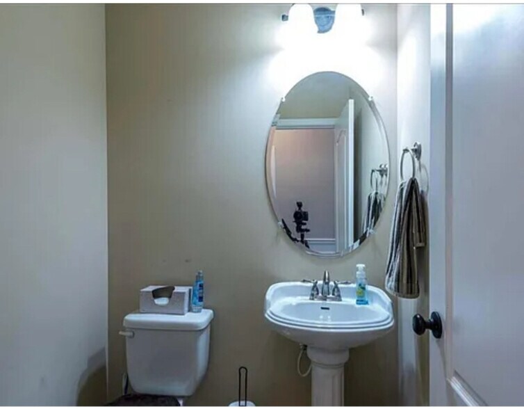 Building Photo - 6080 Townes Way