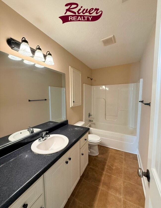 Building Photo - 421 Metz Dr