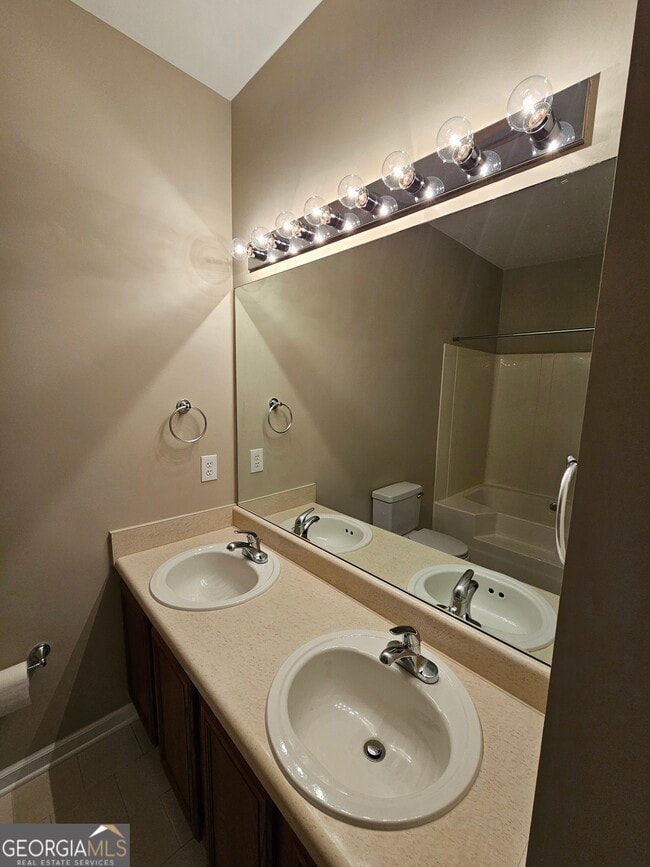 Building Photo - 407 Peachtree Club Dr