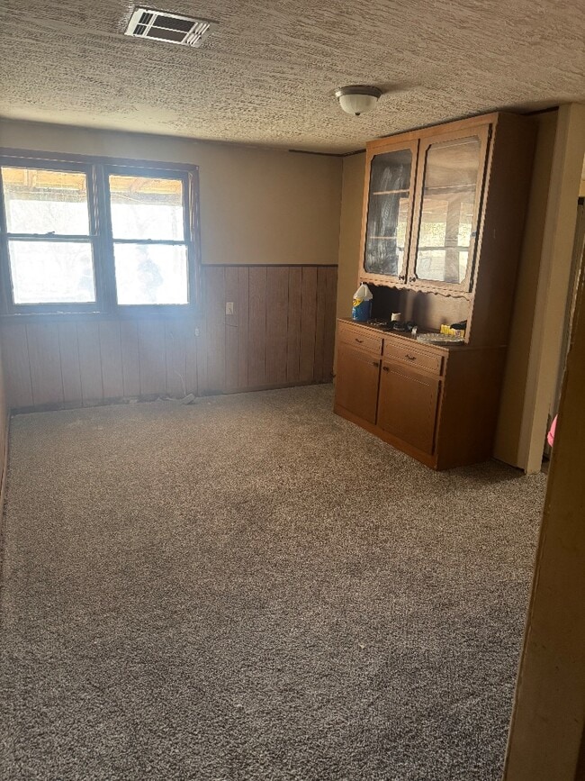 Building Photo - 227 E Poplar Ave