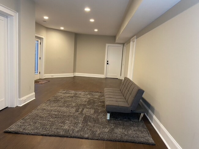 Building Photo - 2044 Great Falls St