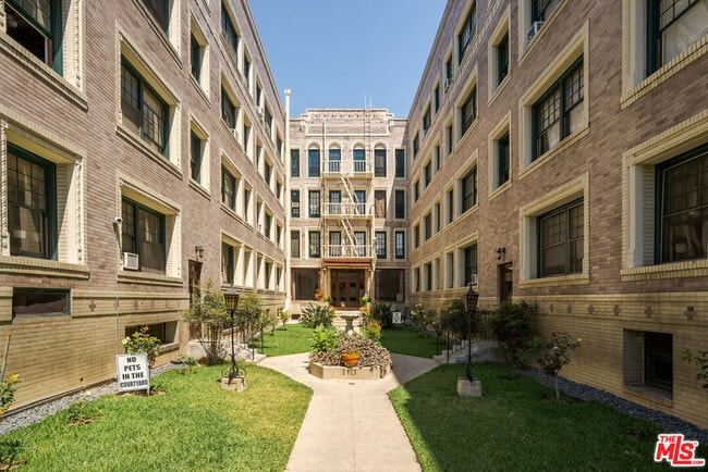 Building Photo - 2121 James M Wood Blvd