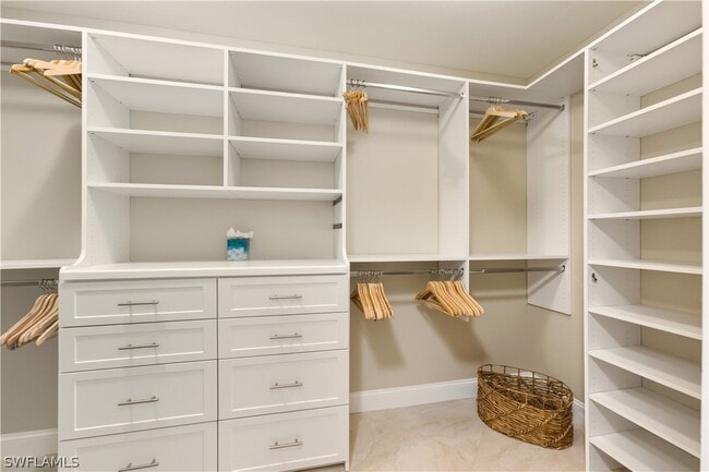 Building Photo - 400 Flagship Dr